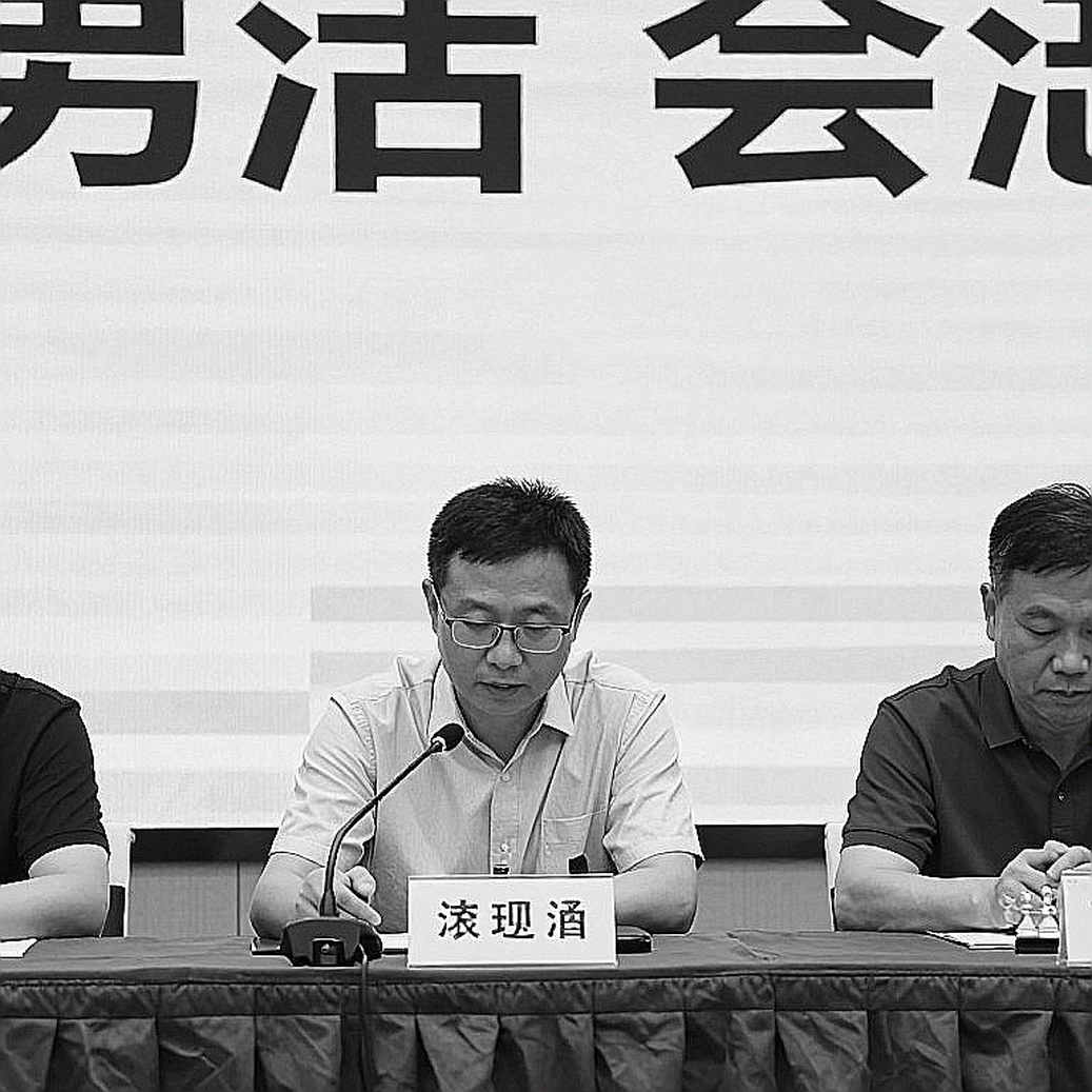 ChessBase Magazine số 225: 27 ván đấu ngắn, 10 bài khai cuộc và dấu ấn Lễ hội cờ vua Prague 2026